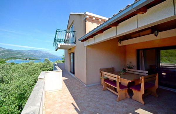 Apartment Leo Račišće