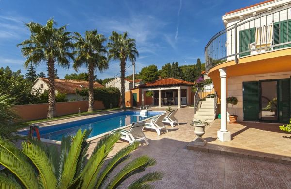 Villa Rasotica 3 Palms Sumartin Brac Island
