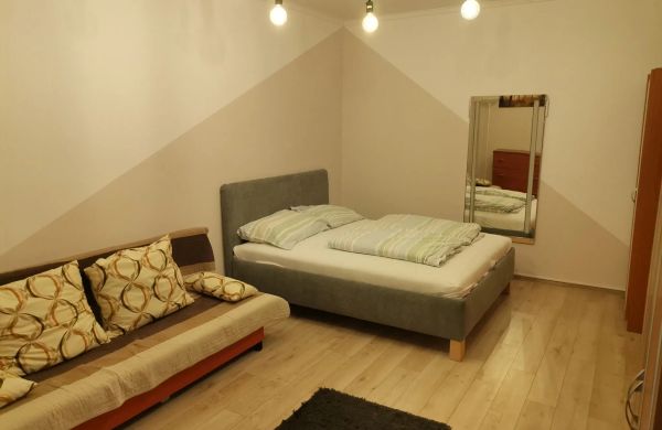 Sólyom Apartman Gyula