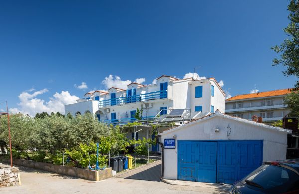 Apartments By The Sea Sućuraj, Hvar - 6852 Sućuraj