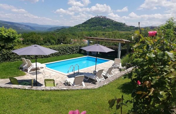 Apartments With Swimming Pool Motovun - Bataji, Central Istria - Središnja Istra - 7069 Motovun - Bataji