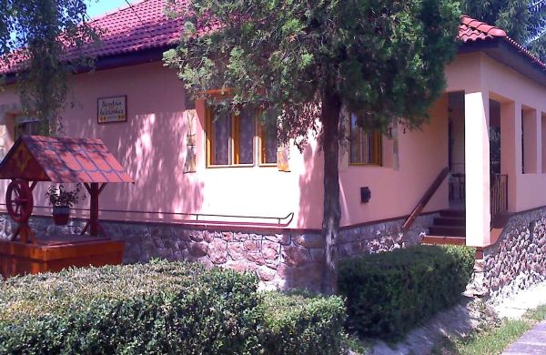 Borostyán Apartman Dédestapolcsány