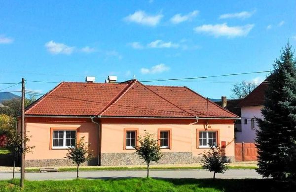 Ubytovanie BETTY Krásnohorské Podhradie