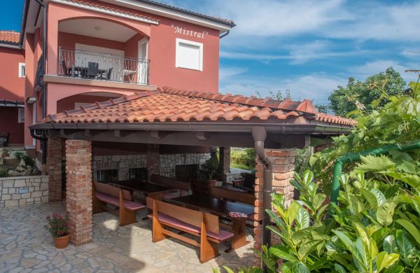Apartments Mistral Lopar