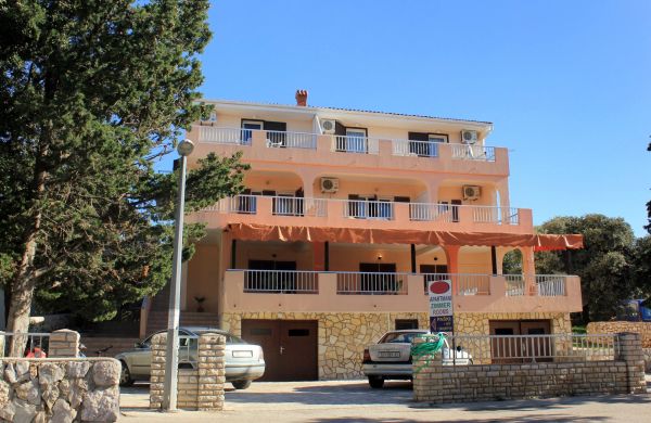 Apartments And Rooms By The Sea Mandre, Pag - 3557 Mandre