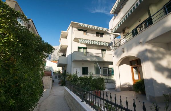 Apartments By The Sea Promajna, Makarska - 2605 Promajna