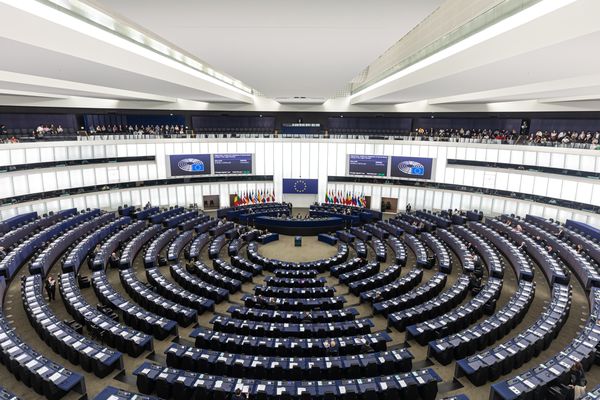 Posłowie do PE biorą udział w sesjach planarnych PE. 