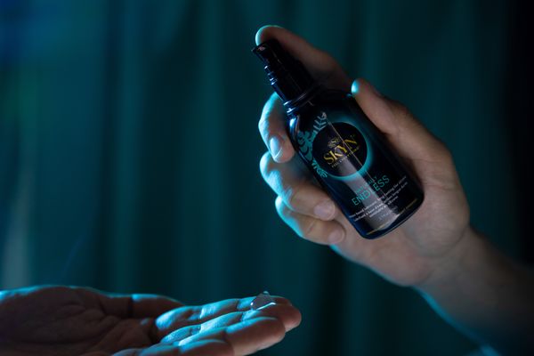 SKYN® Naturally Endless to wyjątkowy żel nawilżający na bazie wody, długotrwały jak silikonowe żele.