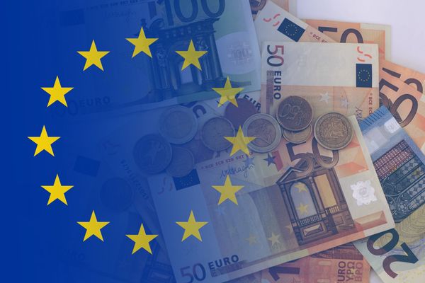 Kontrola wydatków unijnych poprzez zatwierdzanie budżetu UE zapewnia demokratyczną legitymację wydatków unijnych środków. 