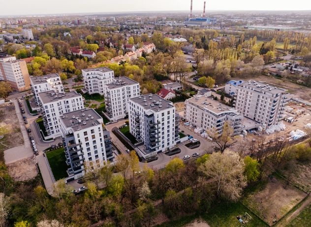 Płatne uprawnienia do emisji zaczną obowiązywać m.in. w żegludze morskiej, transporcie i budownictwie. 