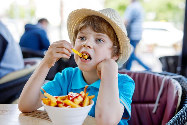 Śmieciowe Jedzenie Niebezpieczne Dla Dziecka Może Powodować Alergie Pokarmowe Wp Abczdrowie 7301
