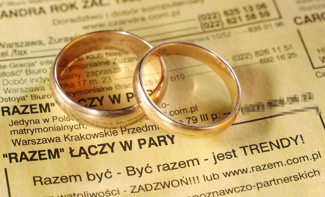 Tabuny TIR-ow i CSW. To juz wiem po co wybudowali Slowackiego:) Korek przez cala wies, jak CSW zobaczylo polna droge (instynkt???) zaraz odbijalo, ale niemcza - na forum eurolit.org