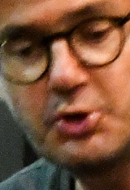 27-letnia kobieta randkująca z 19-letnim mężczyzną