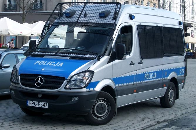 Oskarżony o stalking oblał ofiarę kwasem... w sądzie