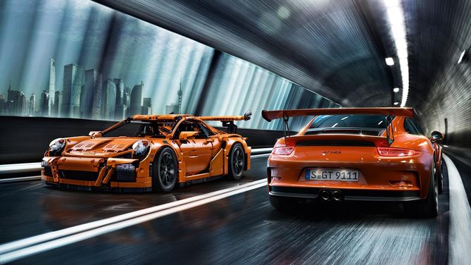 Przyjdź I Zobacz Naturalnej Wielkości Porsche 911 Gt3 Rs Z Klocków
