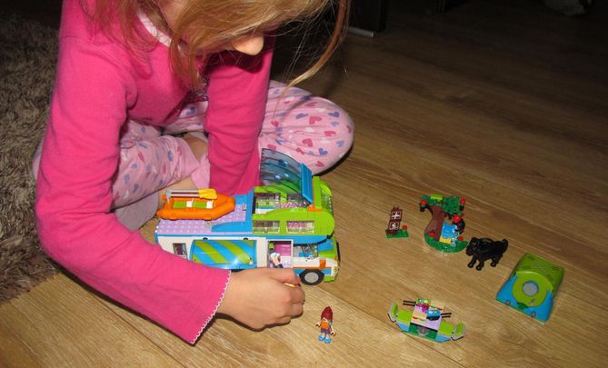 Samochód Kempingowy Mii Recenzja Zestawu Lego Friends Wp Parenting