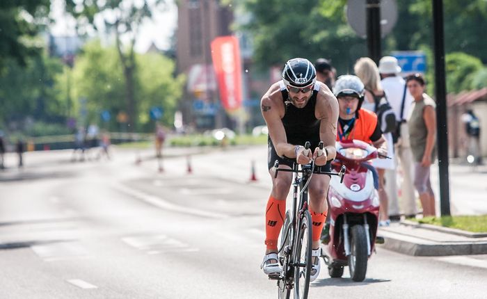 Maciej Dowbor podczas triathlonu