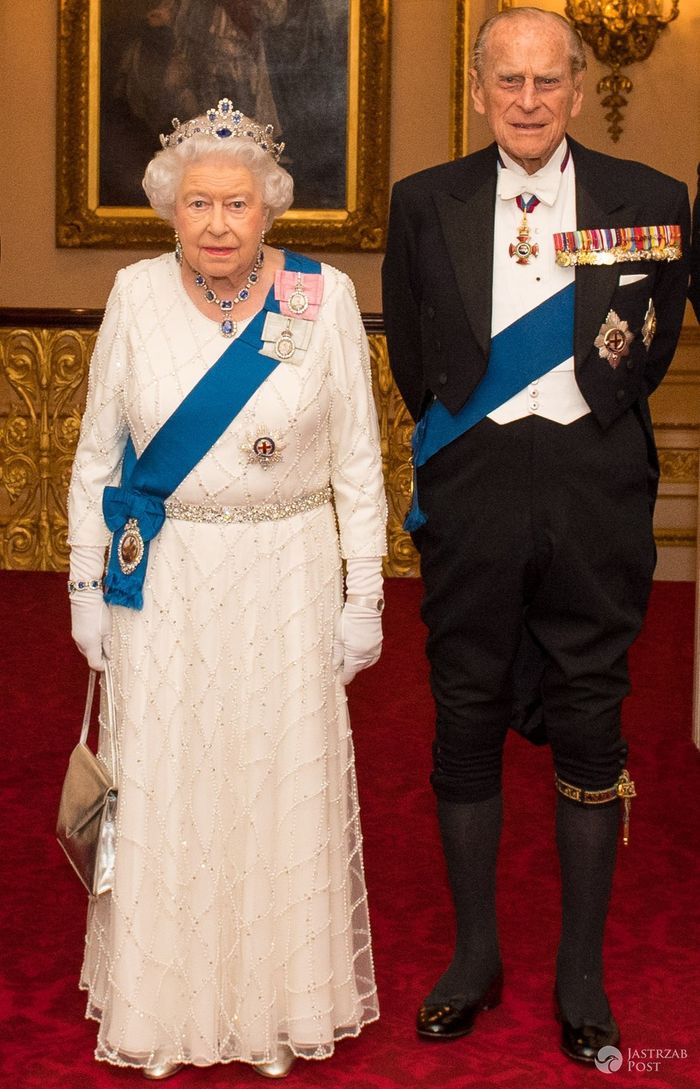 Królowa Elżbieta II i Książę Filip na przedświątecznej kolacji dyplomatycznej w Pałacu Buckingham