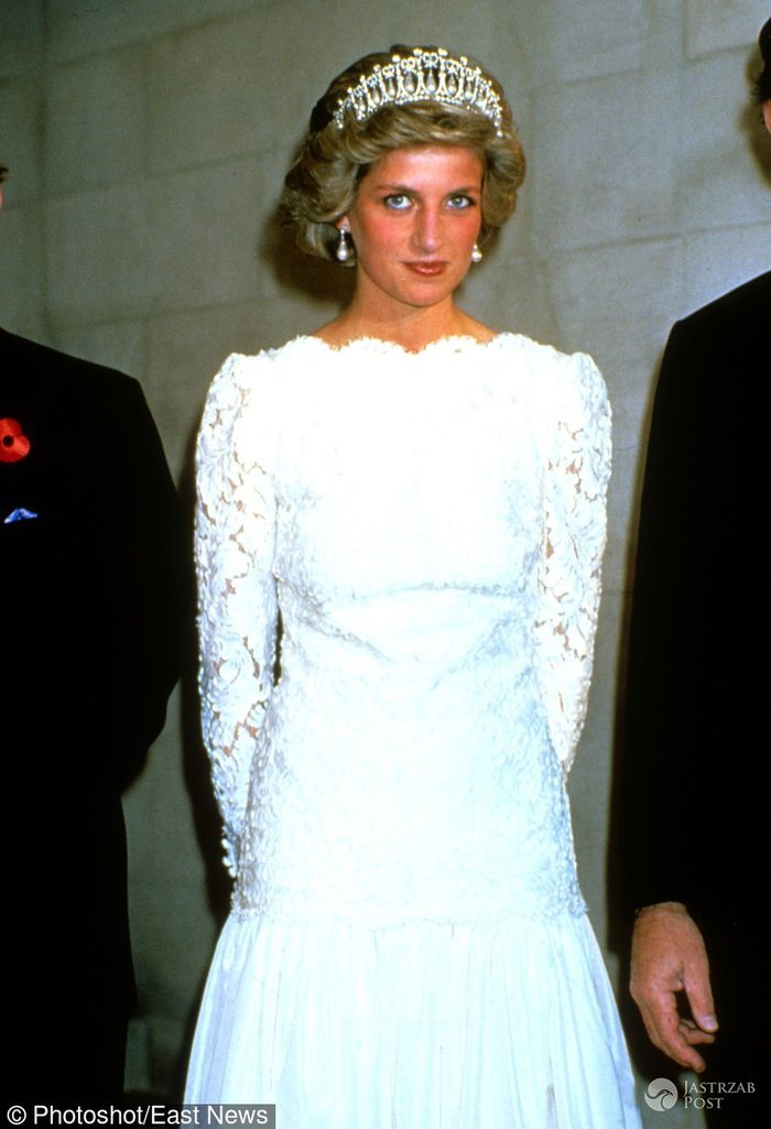Księżna Diana w tiarze