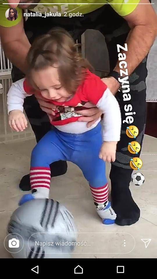Tomasz Iwan uczy syna grać w piłkę