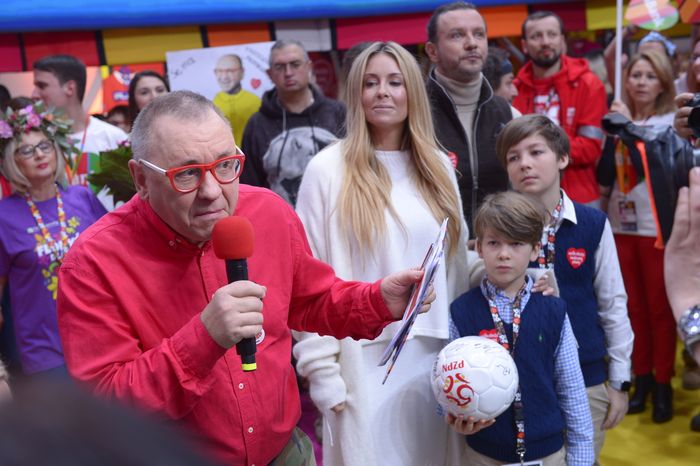 Małgorzata Rozenek z synami i Radosławem Majdanem na finale WOŚP