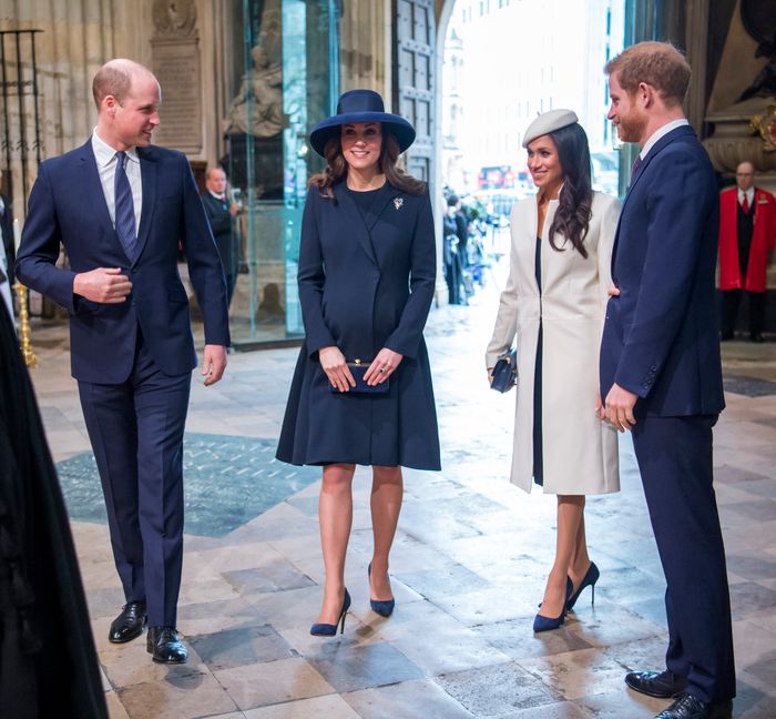 Księżna Kate i Meghan Markle w takich samych butach