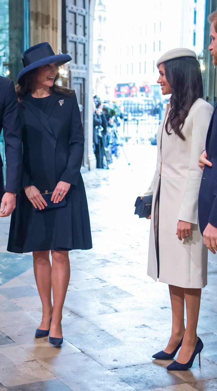 Księżna Kate i Meghan Markle w takich samych butach