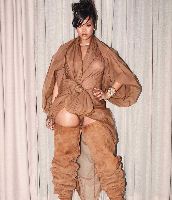 Rihanna w długich kozakach