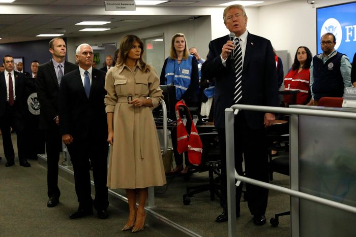 Melania Trump i Donald Trump na spotkaniu Federalnej Agencji Zarządzania Kryzysowego