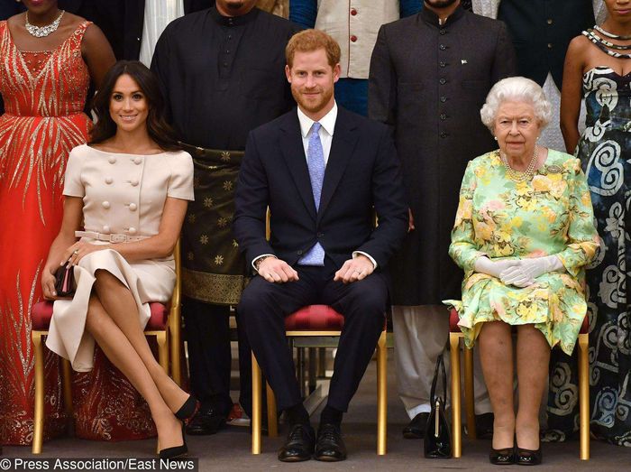 Meghan Markle i książę Harry oraz królowa Elżbieta II na rozdaniu nagród Queen Young Leaders Awards 2018 w Pałacu Buckingham