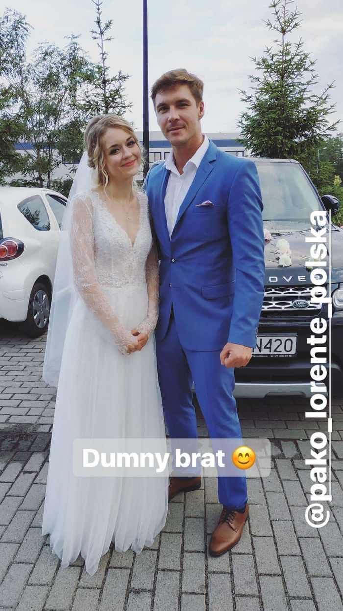 Mikołaj Roznerski na ślubie siostry Agaty