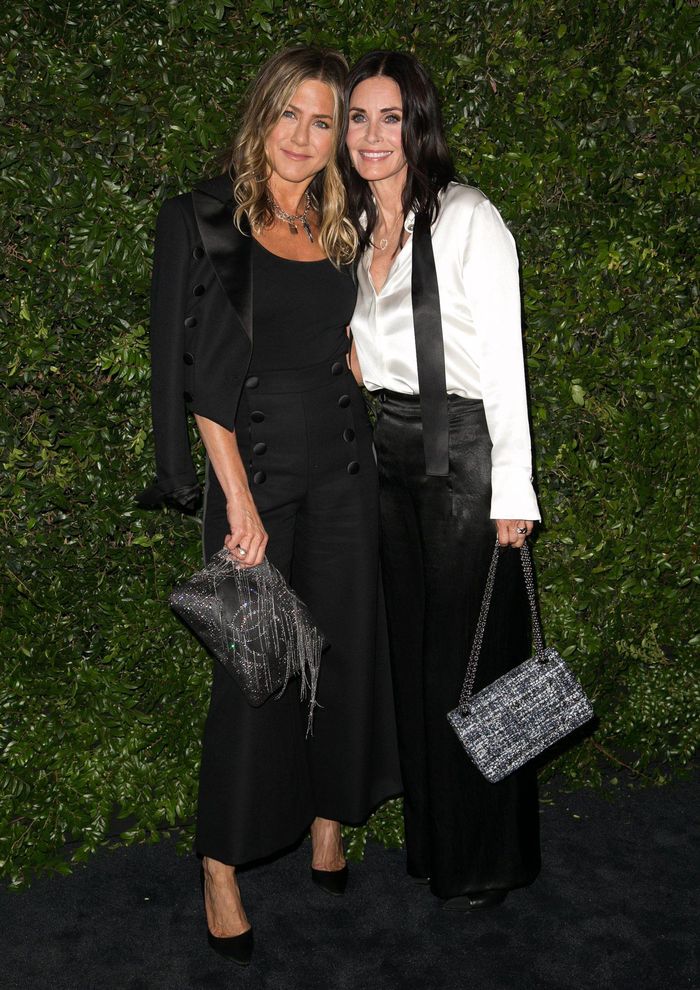 Jennifer Aniston i Courtney Cox na kolacji Chanel w Malibu