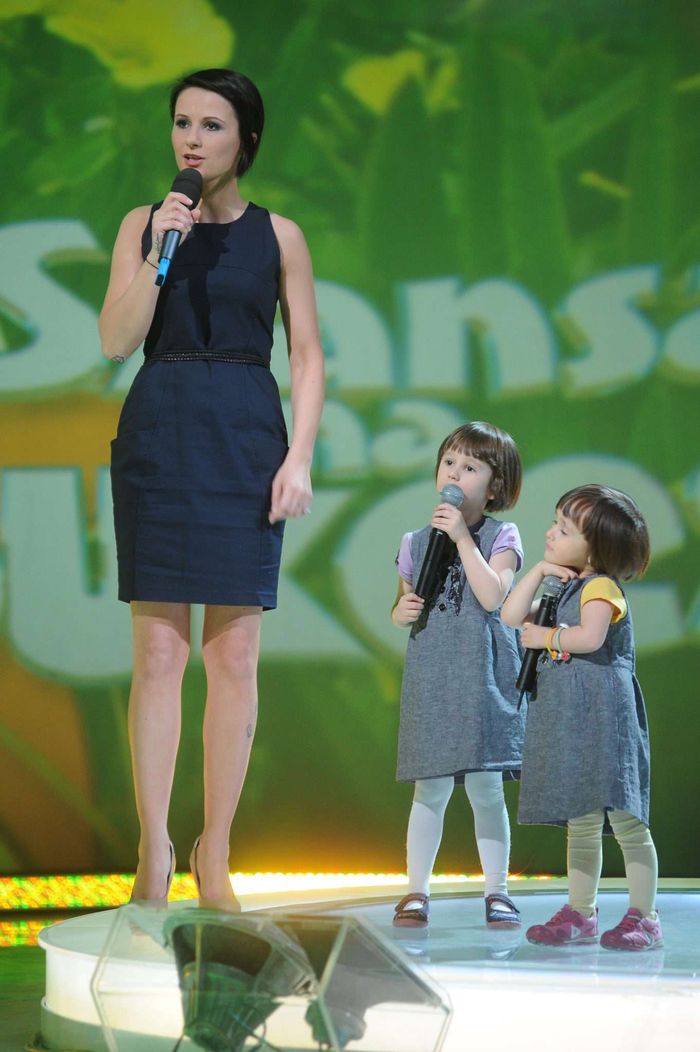 Ania Świątczak z córkami Etiennette i Vivienne w 2011 roku