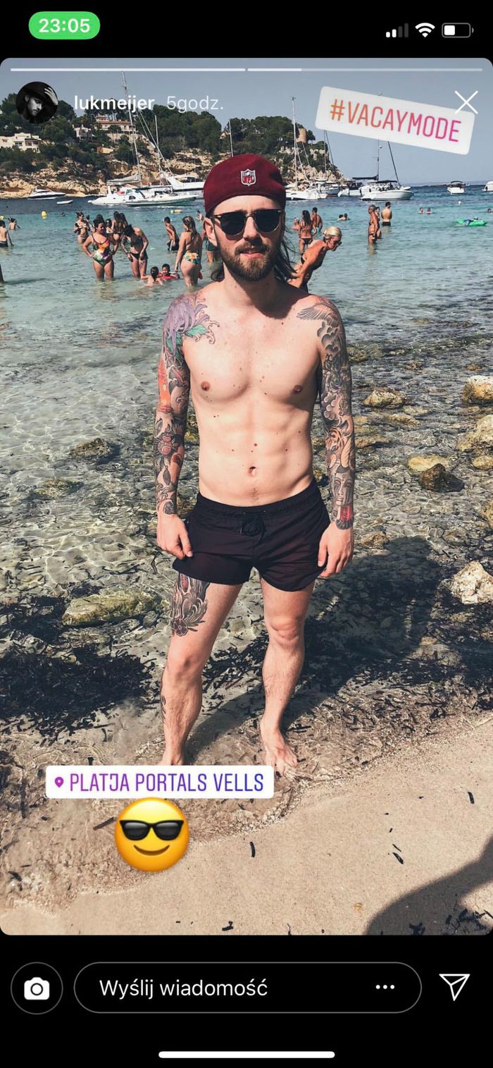 Lukas Meijer bez koszulki na wakacjach