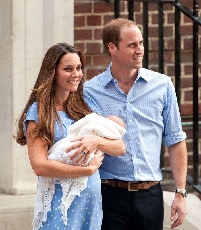 Księżna Kate i książę William pierwszy raz z księciem George'em