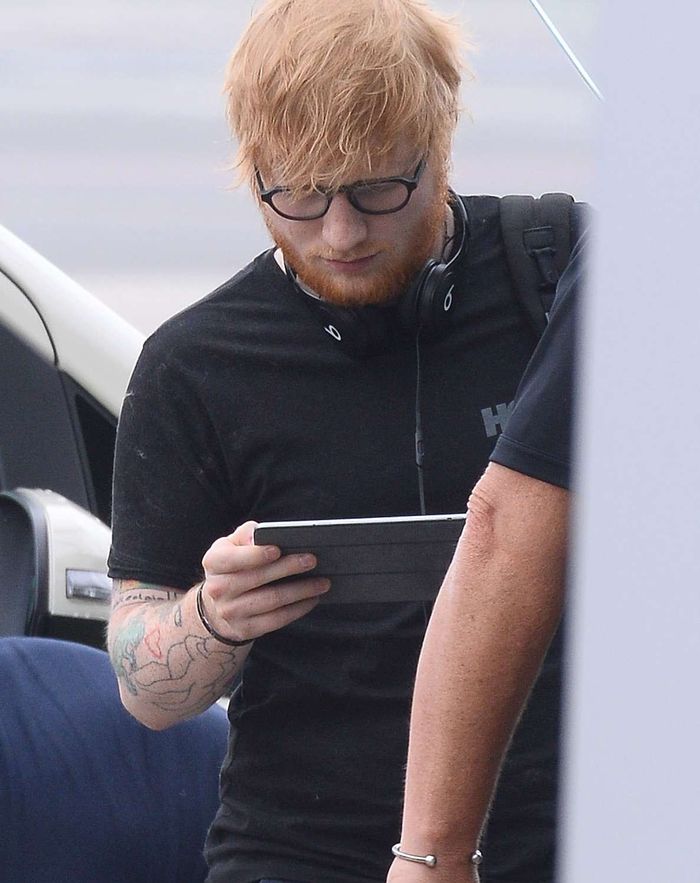 Ed Sheeran w Warszawie na lotnisku