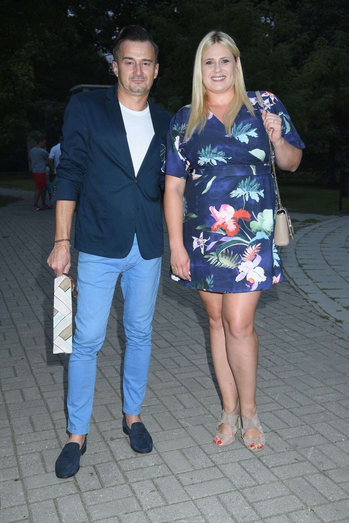 Elżbieta Romanowska w seksownej mini z przystojnym partnerem