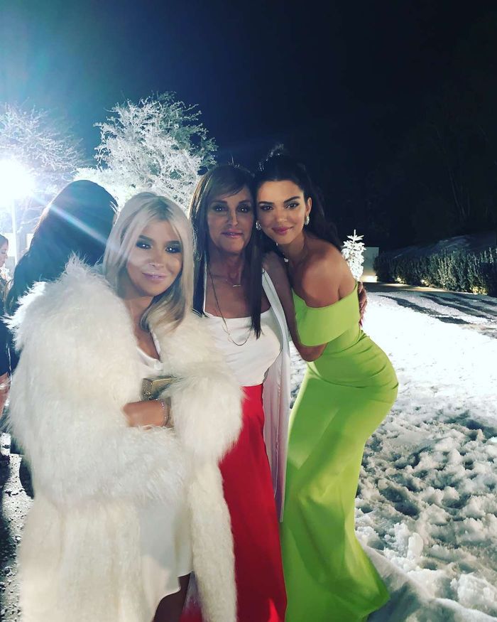 Caitlyn Jenner z partnerką i Kendall Jenner – impreza świąteczna w Winter Wonderland