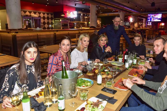 Karolina Nowakowska, Dorota Naruszewicz, Klaudiaa Wiśniowska, Kasia Vu Manh, Piotr Timmi Piotrowski, Aldona Wleklak