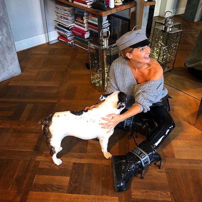 Małgorzata Rozenek w śniegowcach