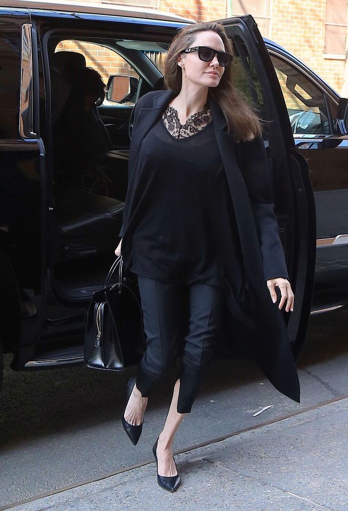Angelina Jolie z siwymi włosami w Nowym Jorku