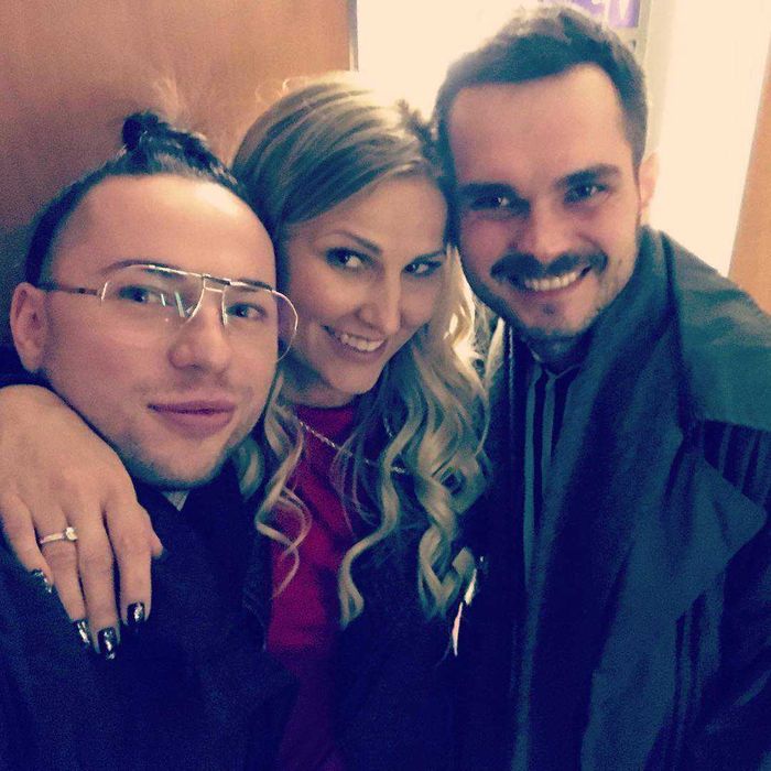 Dominika Tajner-Wiśniewska ze znajomymi