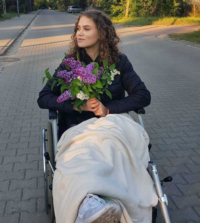 Angelika Zuber-Samusionek - na wózku inwalidzkim