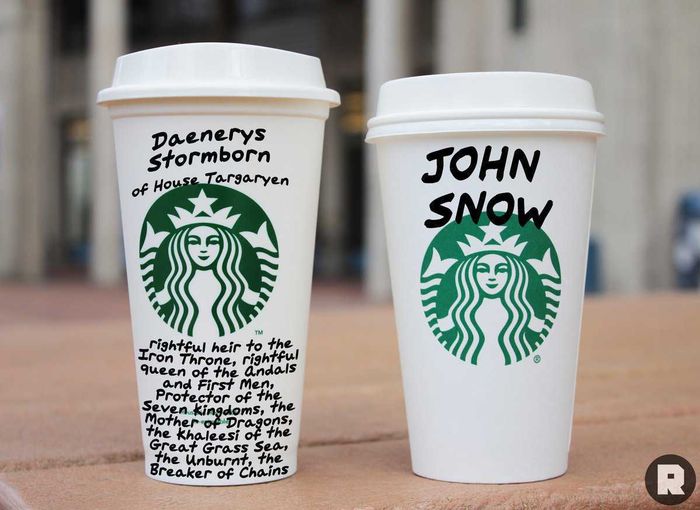 Memy z kubkiem Kawy ze Starbucksa w Grze o tron