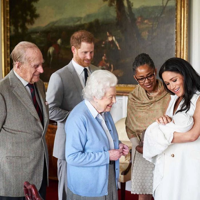 Królowa Elżbieta II na spotkaniu z Archie Harrisonem, synem Harry'ego i Meghan