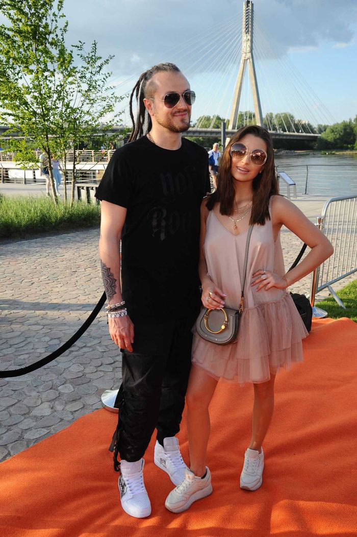 Baron i Julia Wieniawa  na plażowym party