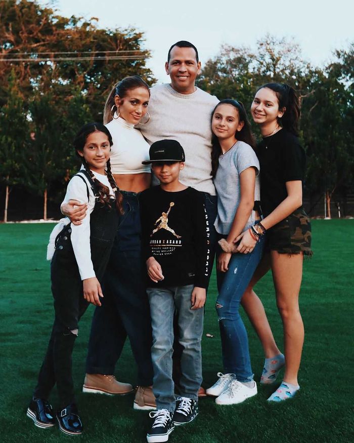 Jennifer Lopez, i Alex Rodriguez, pozują ze swoimi dziećmi