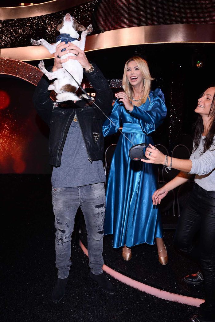 Sandra Kubicka i pies Fortuna na planie Tańca z gwiazdami