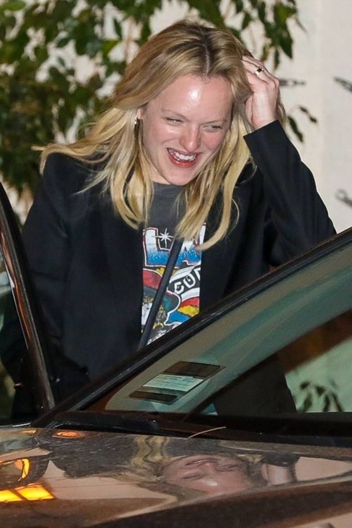 51. urodziny Jennifer Aniston - Elisabeth Moss