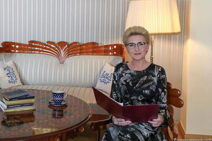 Agata Duda czyta Polakom podczas kwarantanny